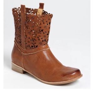 Anthro Everybody by BZ Moda Leather Bolsena Boots